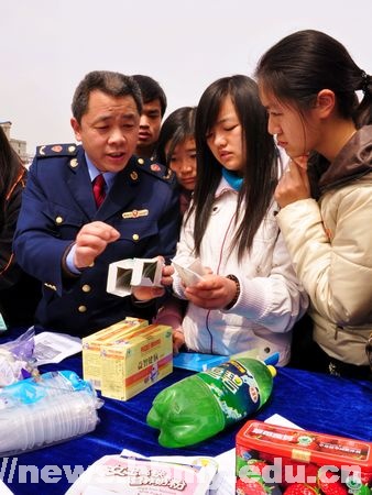 维权宣传进校园 消费民生齐发展