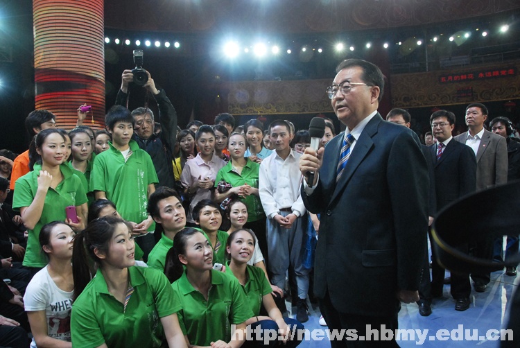 《五月的鲜花 永远跟党走》在京演出 我校师生精彩亮相