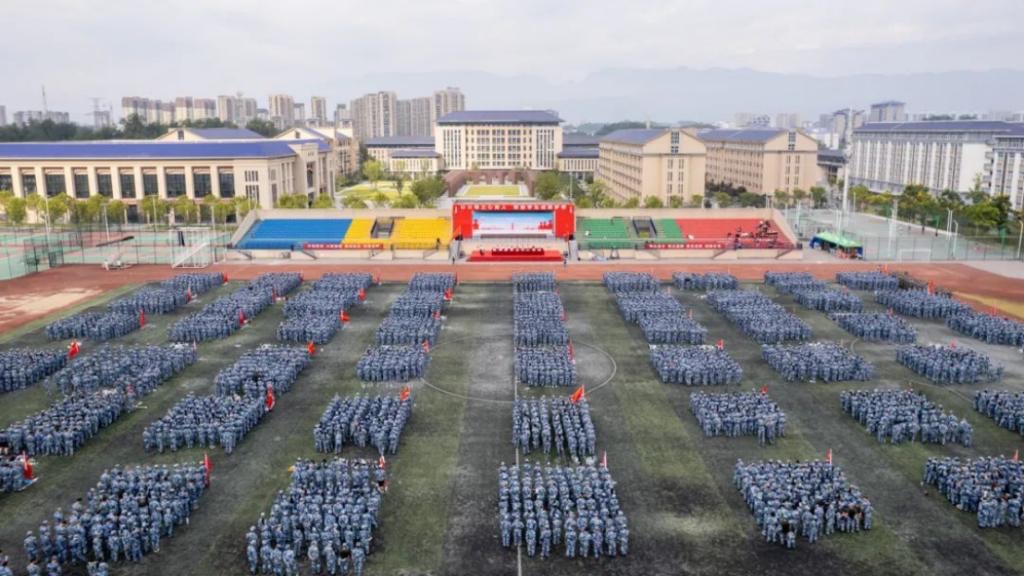 军魂入骨，国魂入心！湖北恩施学院2023级新生军训正式开启！