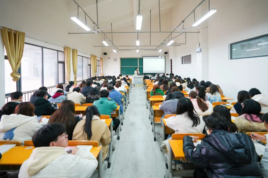 @恩施学院人：在勤奋和细致中，点亮新学期！